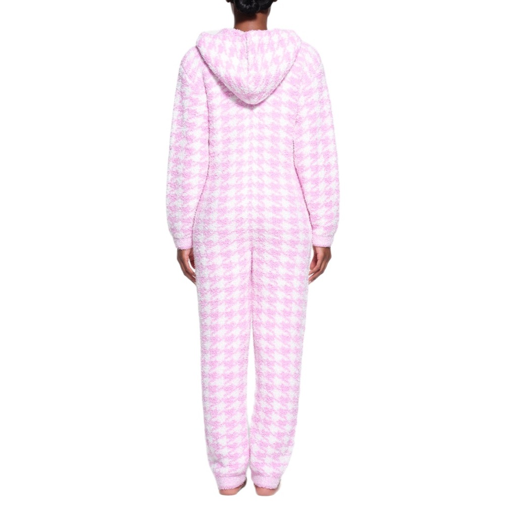 petal houndstooth SKIMS cozy knit unisex jogger suit ๐ pink SKIMS onesie - Picture 5 of 8